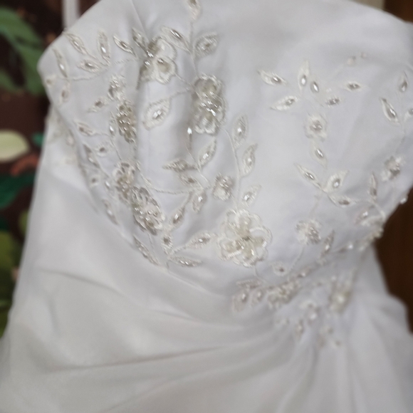Mary’s Bridal Strapless Embroidered Wedding Gown Size 12, Ivory Lace & Tulle - Picture 8 of 16
